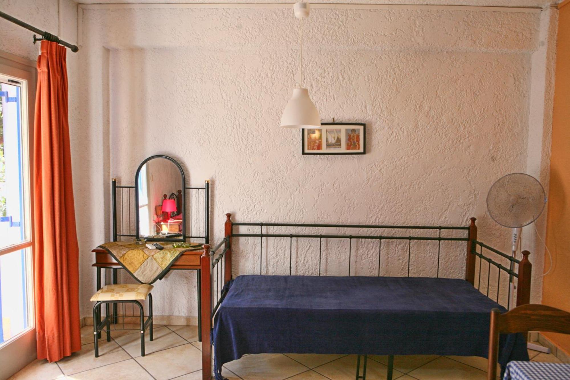 9 Musses Hotel Apartments Skala Mistegnon Room photo