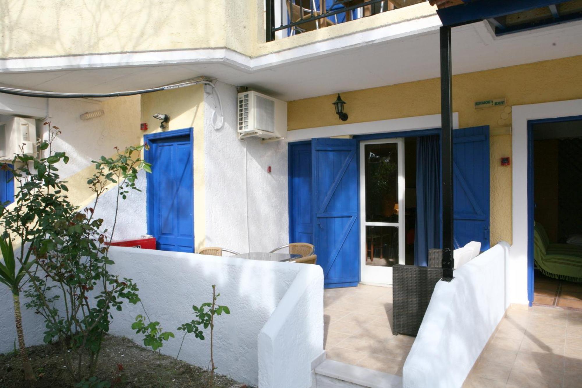9 Musses Hotel Apartments Skala Mistegnon Room photo