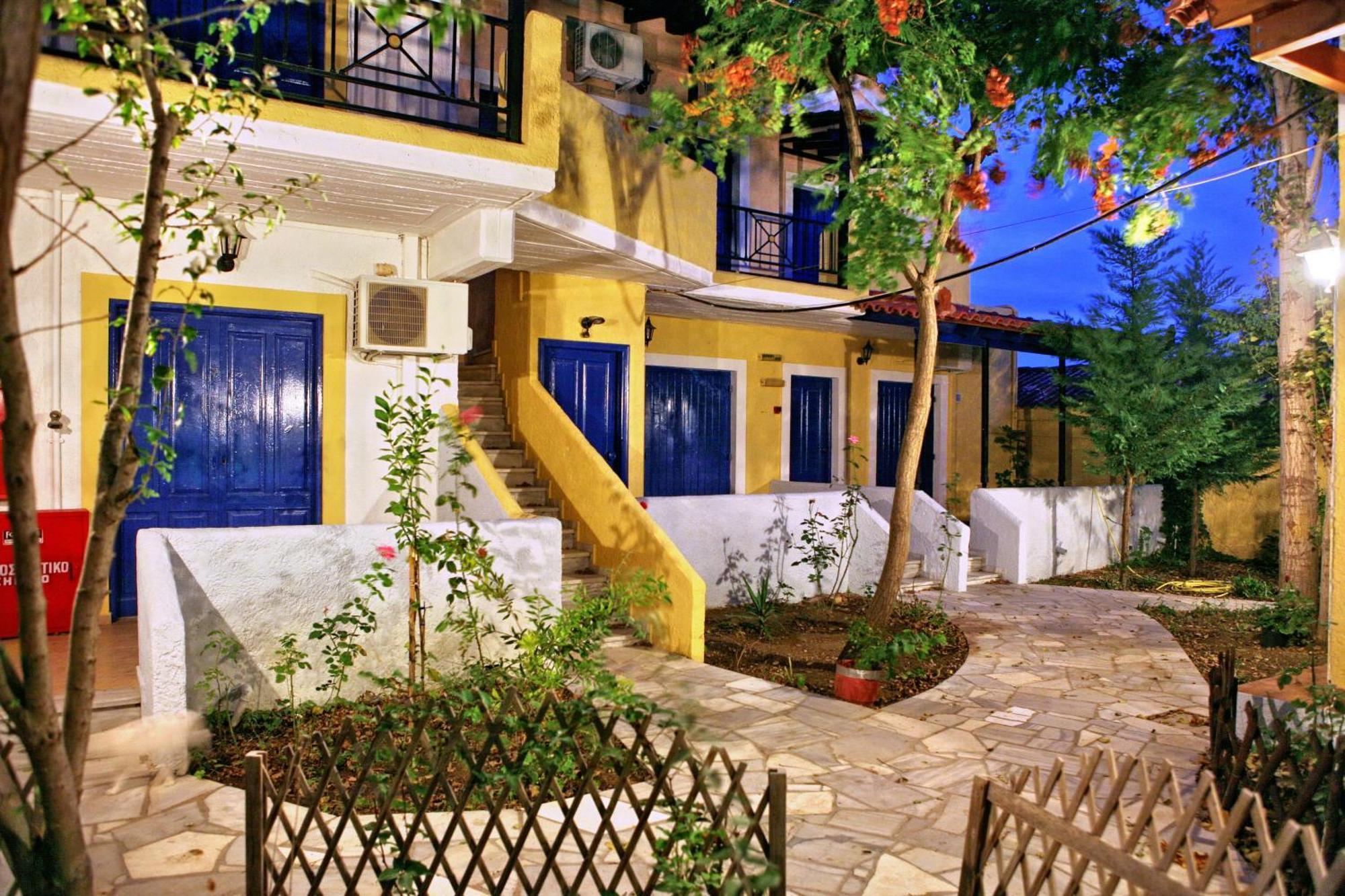 9 Musses Hotel Apartments Skala Mistegnon Room photo
